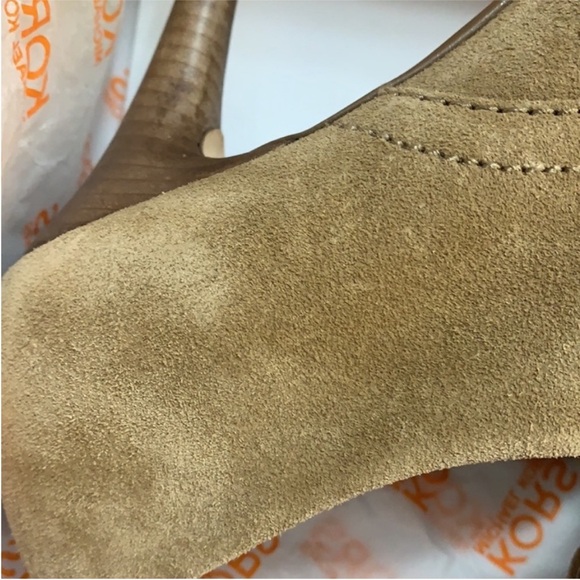 Suede Michale Kors Peep Toe Pumps - Picture 11 of 12